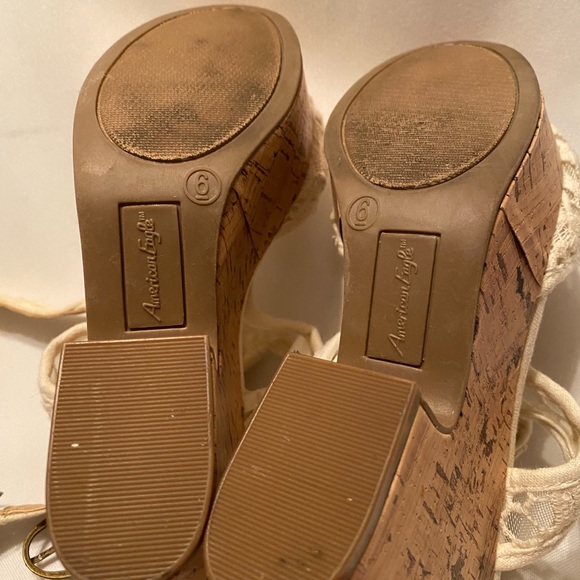 Women’s Beautiful American Eagle White Lace Sandals Summer Heels Size 6 - Picture 11 of 12